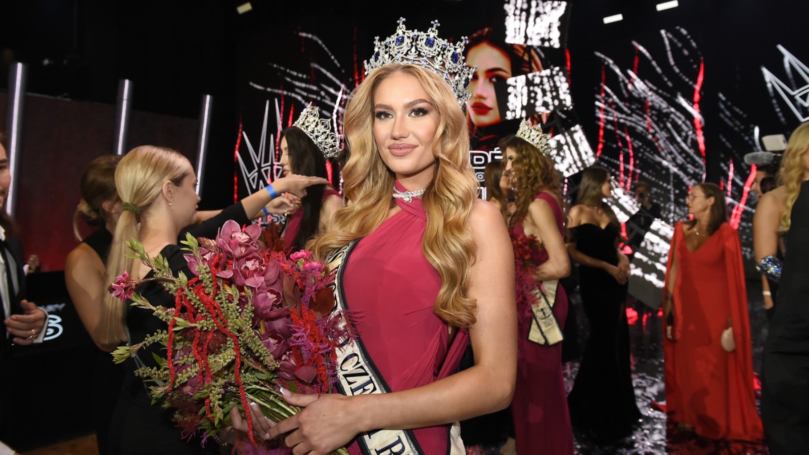 S plastikou nebo bez? Nová Miss Adéla Štroffeková čelí drsným útokům