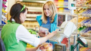 Superpomalá pokladna? Beze všeho, Japonci se rozhodli zpříjemnit nákupy seniorům a&nbsp;zdravotně postiženým