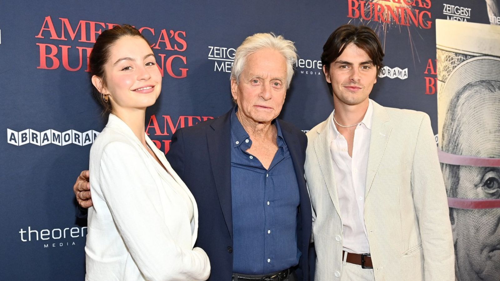 Vzácný moment na&nbsp;červeném koberci: Michael Douglas se pochlubil dětmi