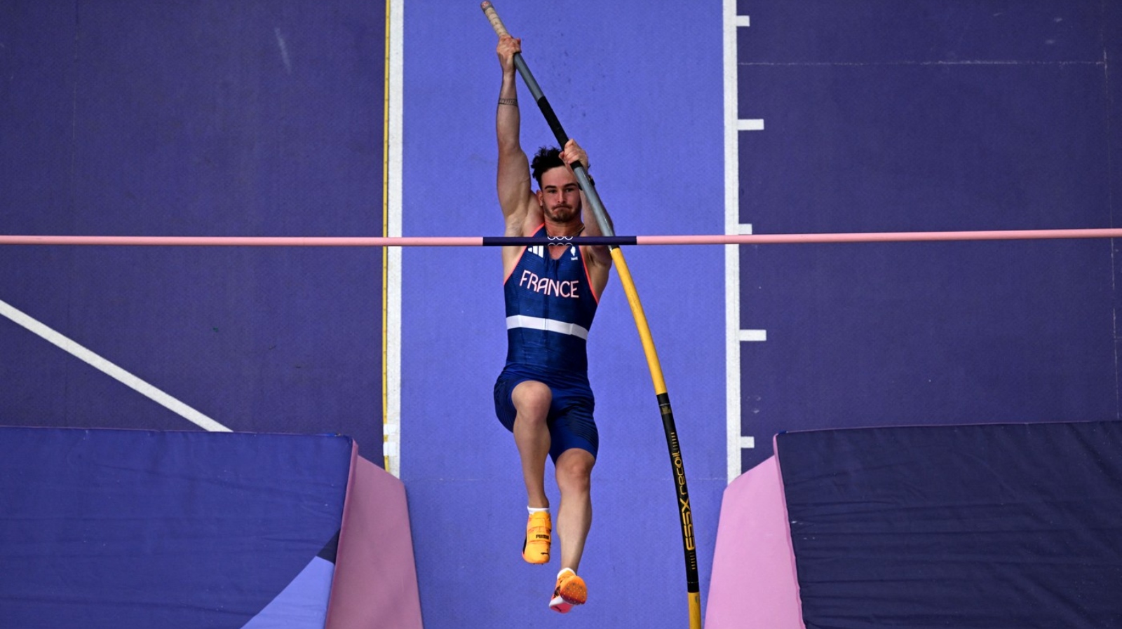 Smůla francouzského atleta! Až moc velký rozkrok mu zhatil šance na medaili