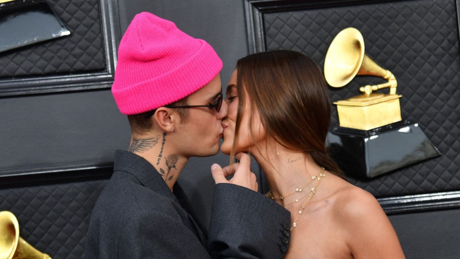 Justin Bieber a jeho žena se stali rodiči! Jméno potomka je poctou zpěvákově otci