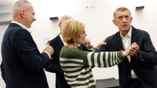 „Karel je bůh,“ hlásá Babiš po&nbsp;triumfu ANO ve volbách. Připravuje se na&nbsp;boj o&nbsp;Sněmovnu