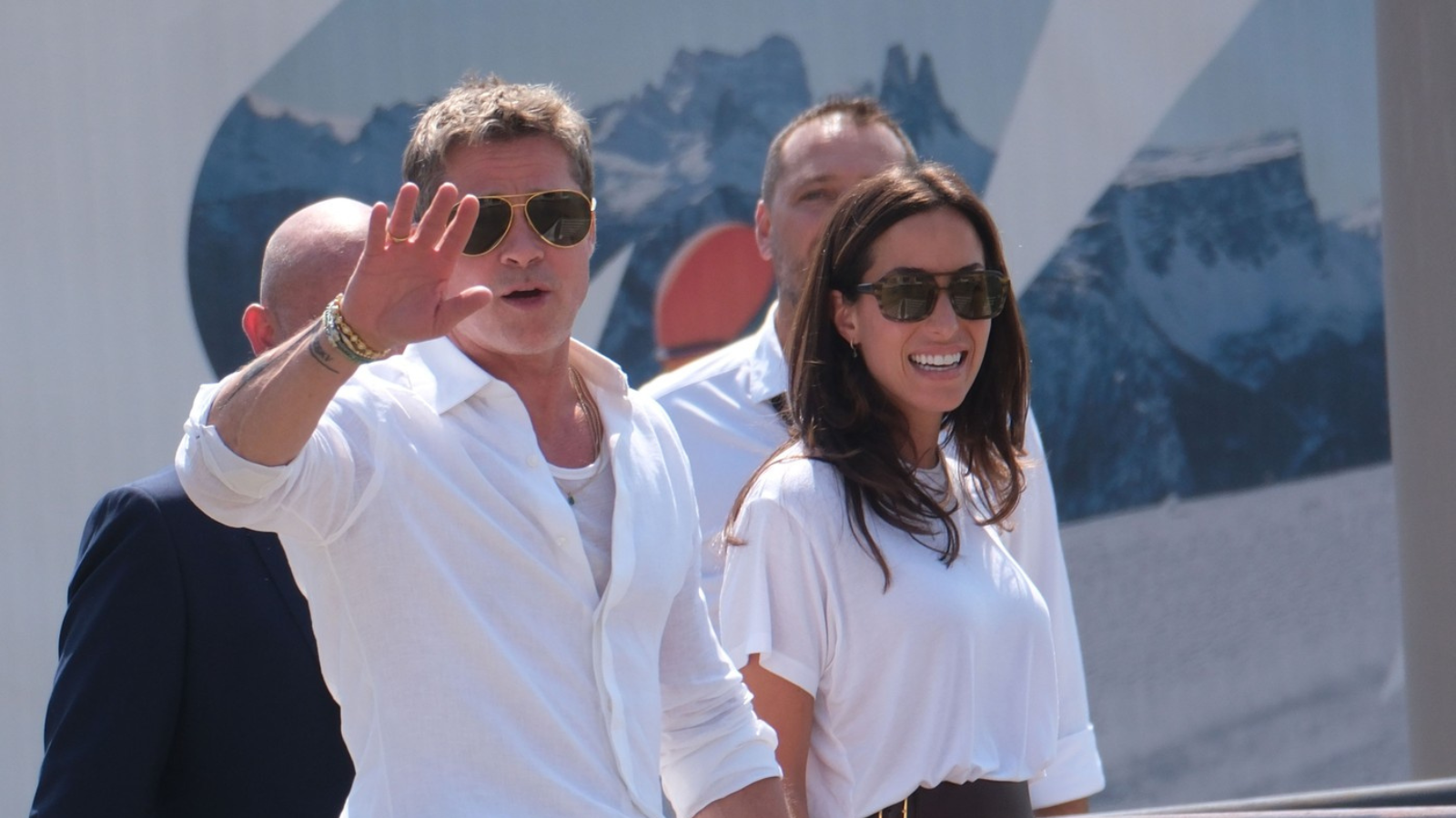Romantika v Benátkách: Brad Pitt předvedl o 27 let mladší přítelkyni