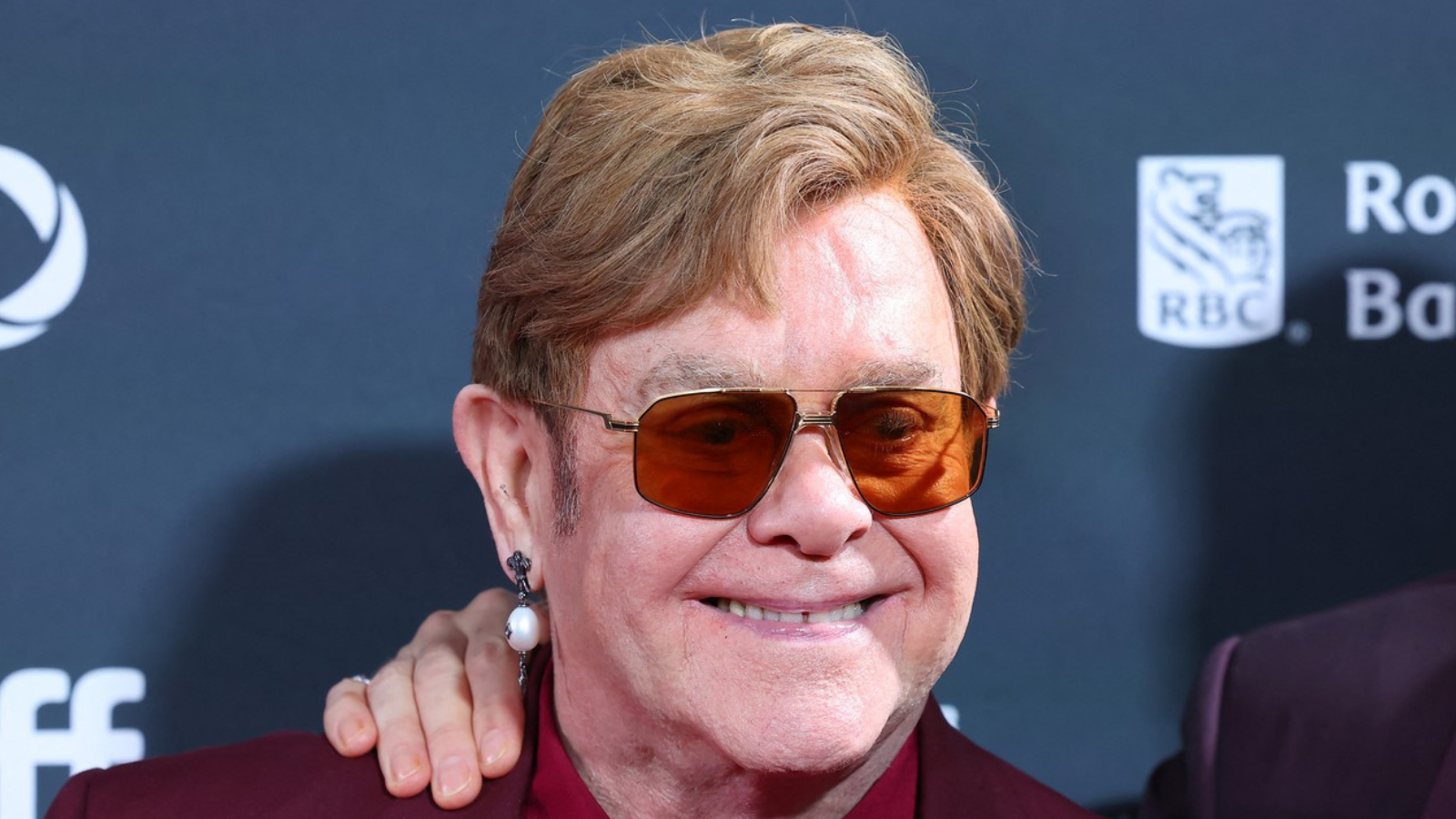 Zdraví ho sužuje víc a víc! Elton John se bojí, že neuvidí vyrůstat své syny
