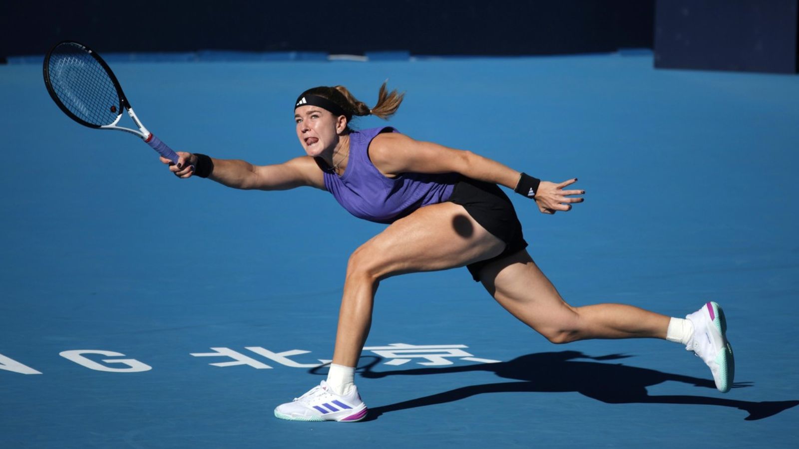 Karolína Muchová postoupila do čtvrtfinále turnaje v&nbsp;Pekingu. Čelí také zlobě ruské hráčky