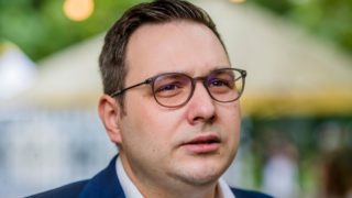 Lipavský ve vládě zůstane, ale jako nestraník. Nadále chce hájit zájmy českých občanů
