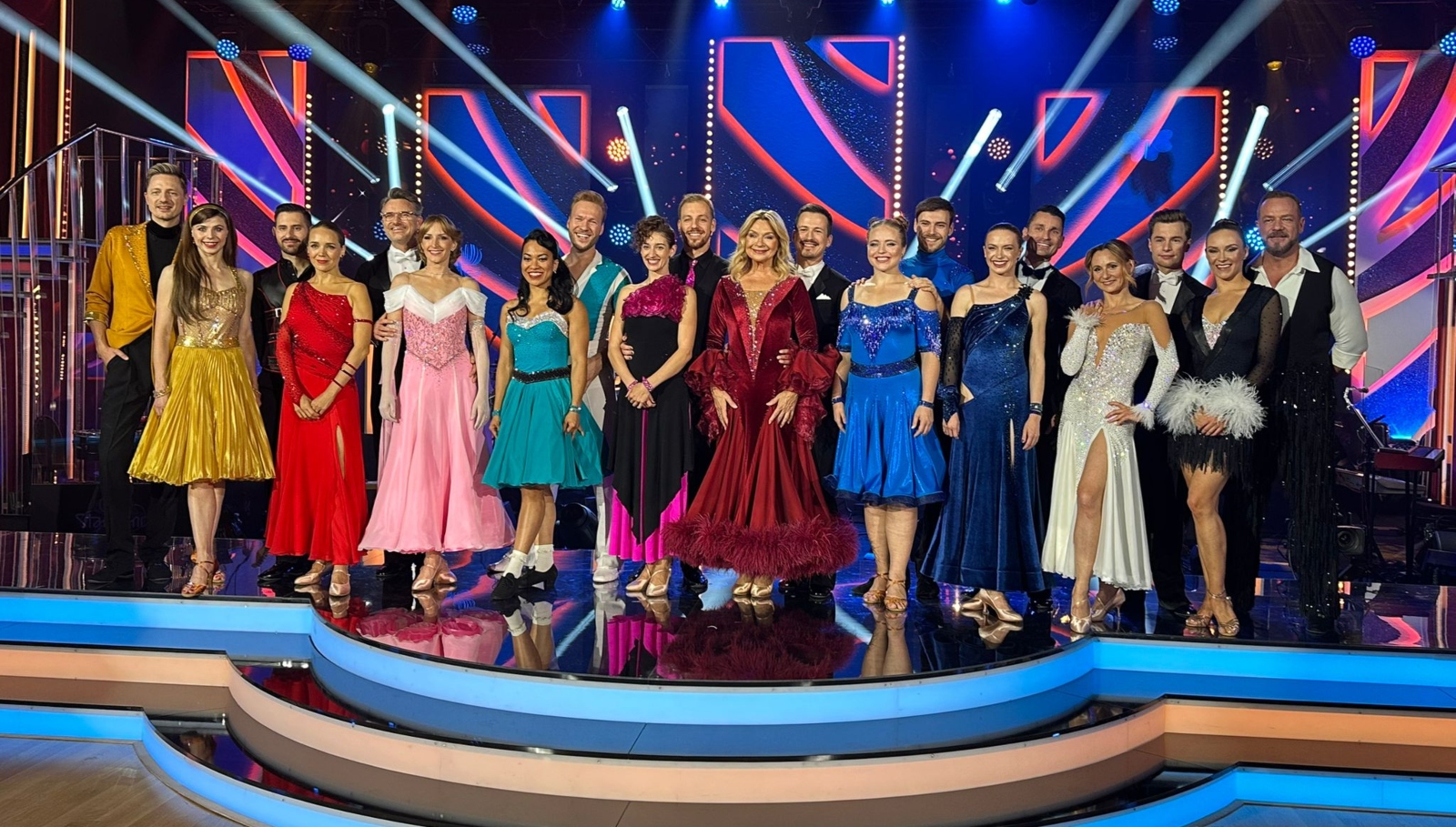Odstartovala třináctá řada StarDance. V prvním kole zazářila Jana Paulová a Jiří Ježek
