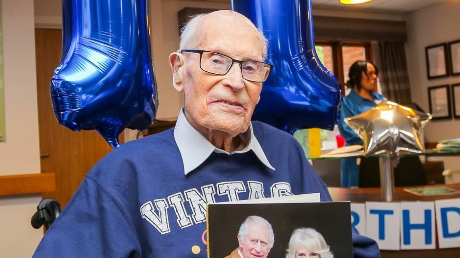 Ve věku 112 let zemřel nejstarší muž světa