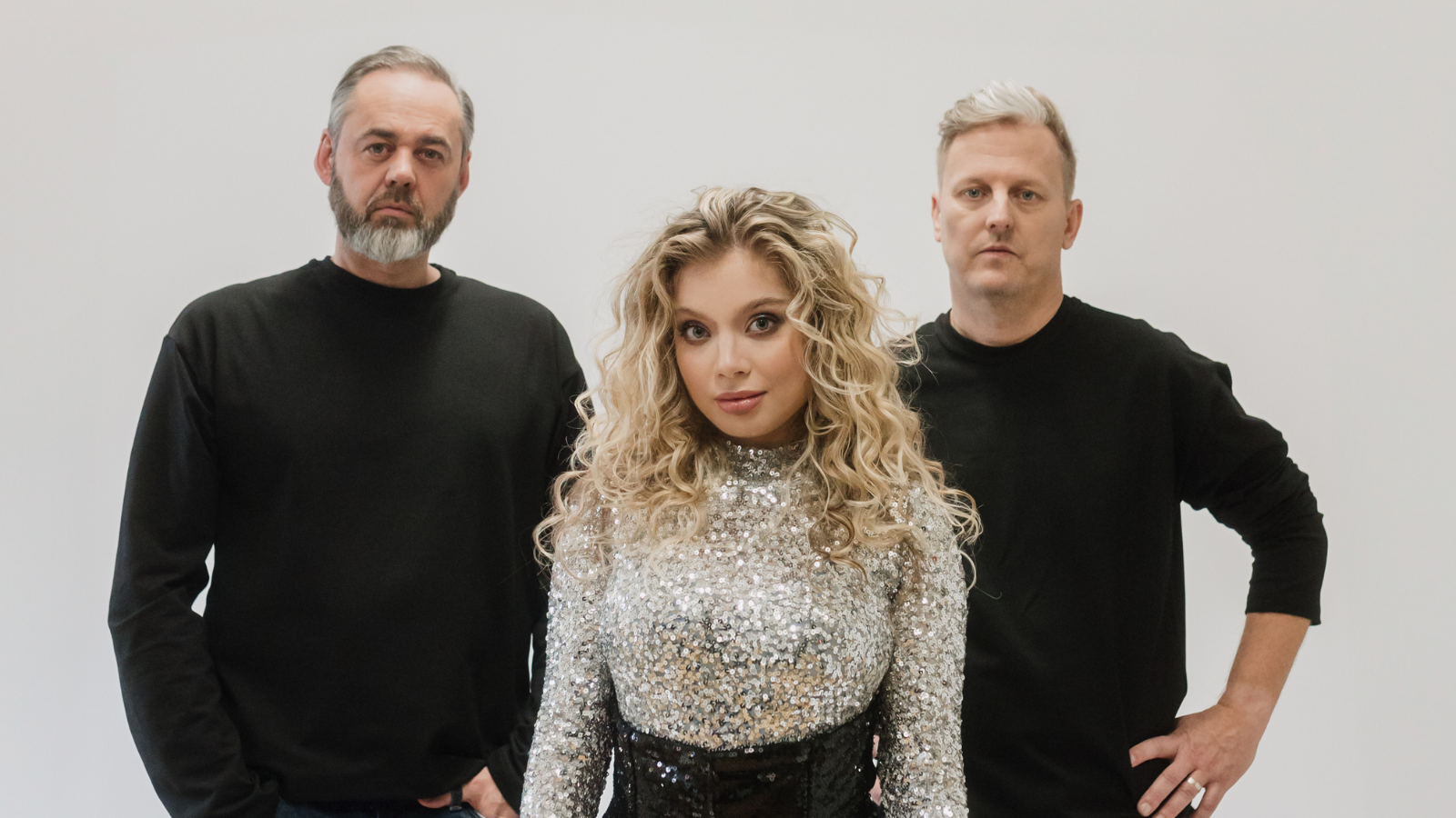 Kapela Honzy Dědka názvu Leccos představuje píseň Jsem divná?