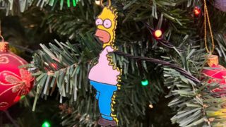 GALERIE: Několik bizarních ozdob, které byste si na&nbsp;stromeček asi nepověsili