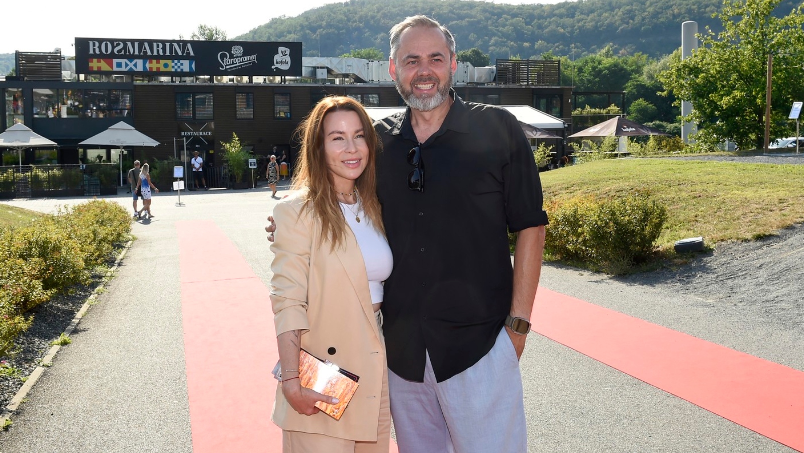 Velká gratulace! Náš moderátor Honza Dědek se stane poprvé tatínkem