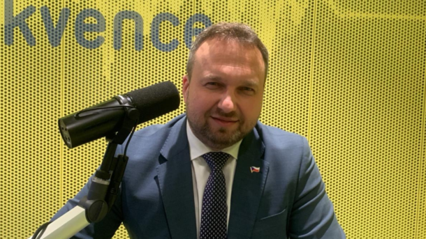 Marian Jurečka: Platy státním zaměstnancům zvýšíme o&nbsp;zhruba 1400&nbsp;Kč