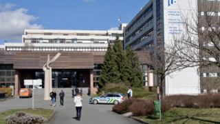 Policie zasahuje na&nbsp;Západočeské univerzitě v&nbsp;Plzni kvůli nahlášené střelbě