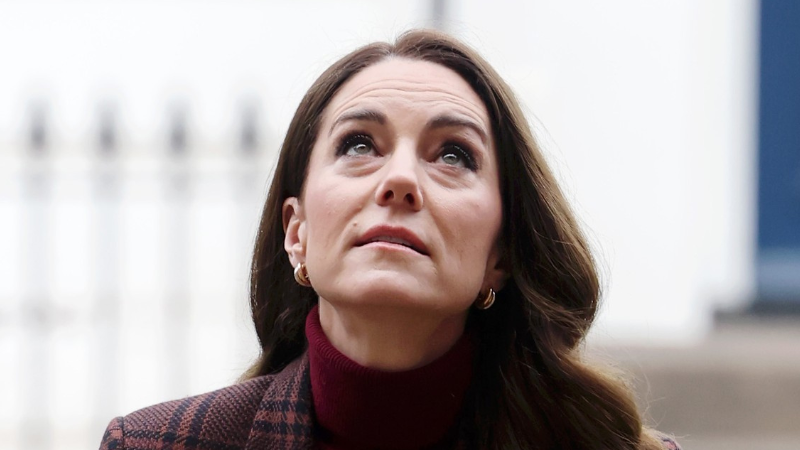 Princezna Kate při návštěvě nemocnice, kde se léčila s rakovinou, oznámila, že je v remisi