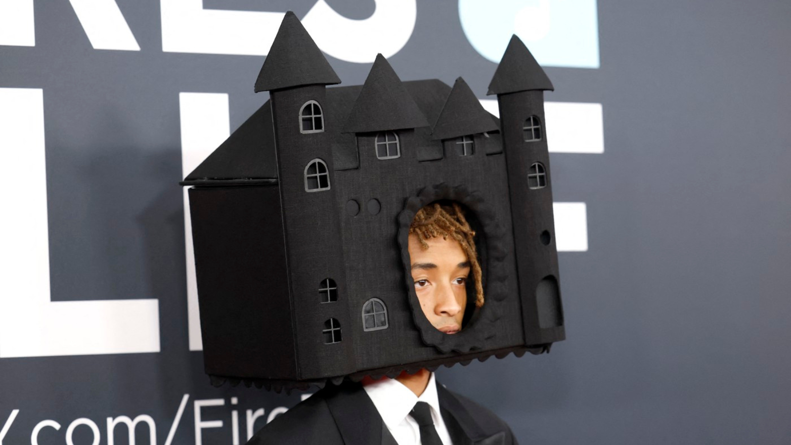 Hrad na hlavě? Jaden Smith opět posunul hranice módní bizarnosti