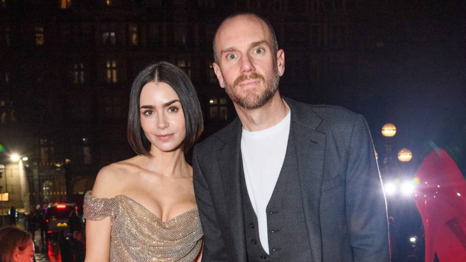 Lily Collins se stala terčem kritiky kvůli tomu, že jí dceru odnosila náhradní matka