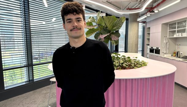 Filip Březina: Déšť má na&nbsp;Letních shakespearovských slavnostech jinou energii, lidi to milují