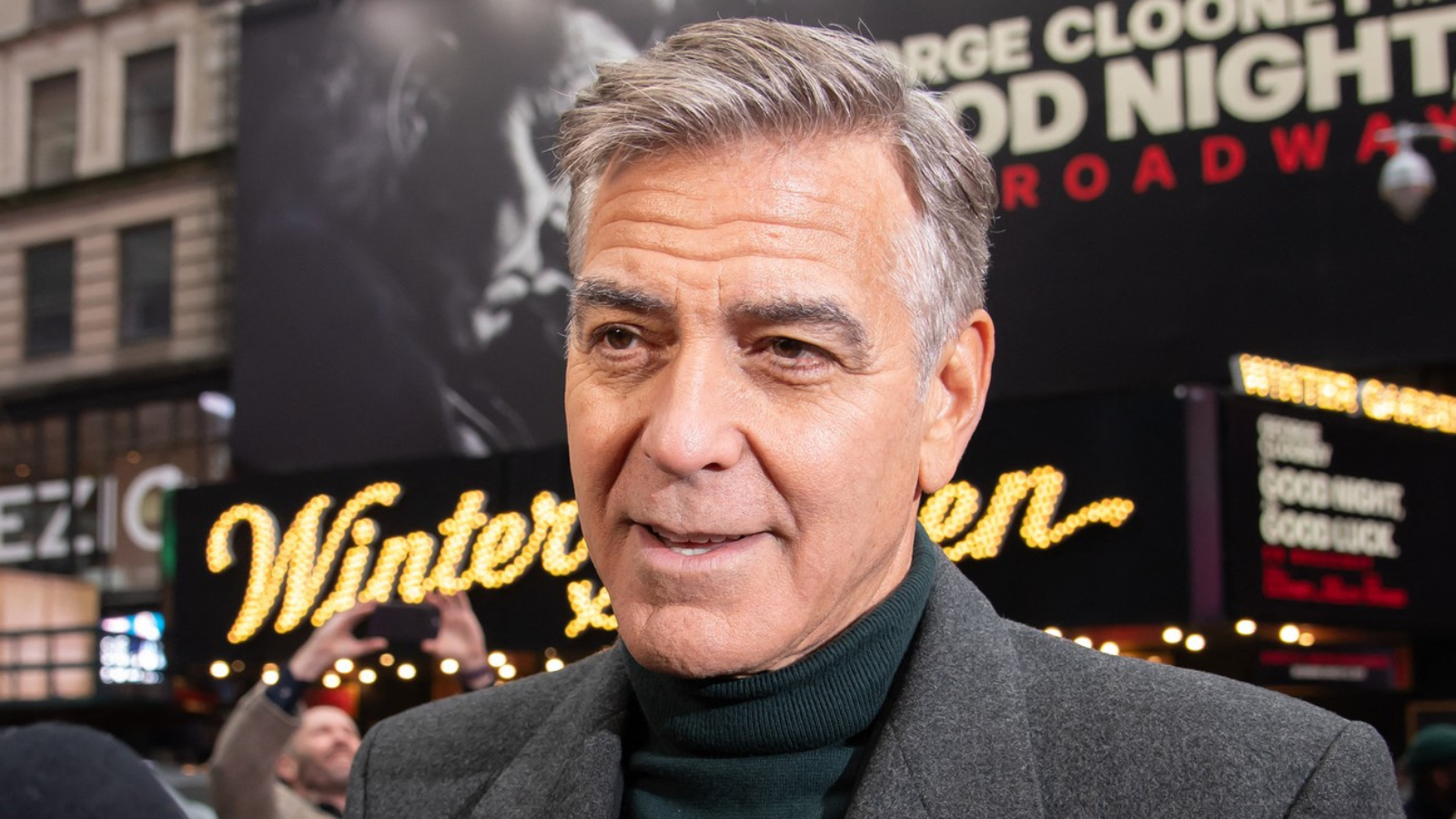 George Clooney překvapil novou barvou vlasů. Manželka není vůbec nadšená