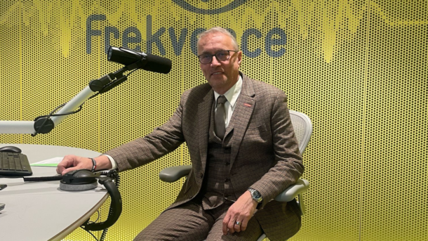 Martin Dvořák: Pokud by byla vůle ukončit válku, tak všechny karty drží v&nbsp;ruce Putin