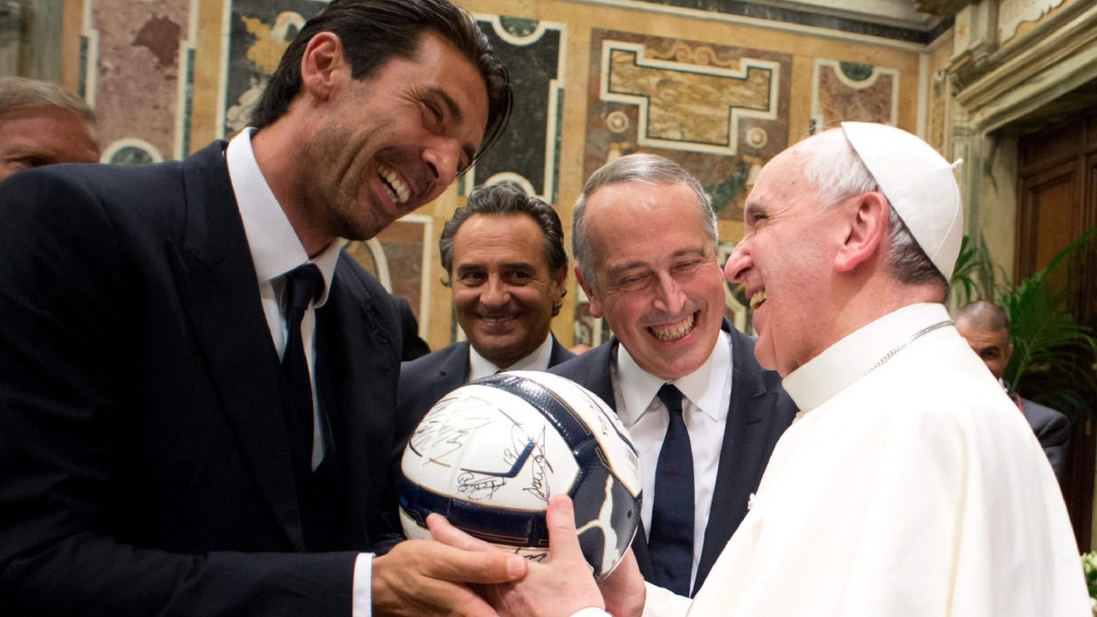 Smrt papeže Františka (†88) ovlivnila italskou ligu, zrušily se všechny pondělní zápasy