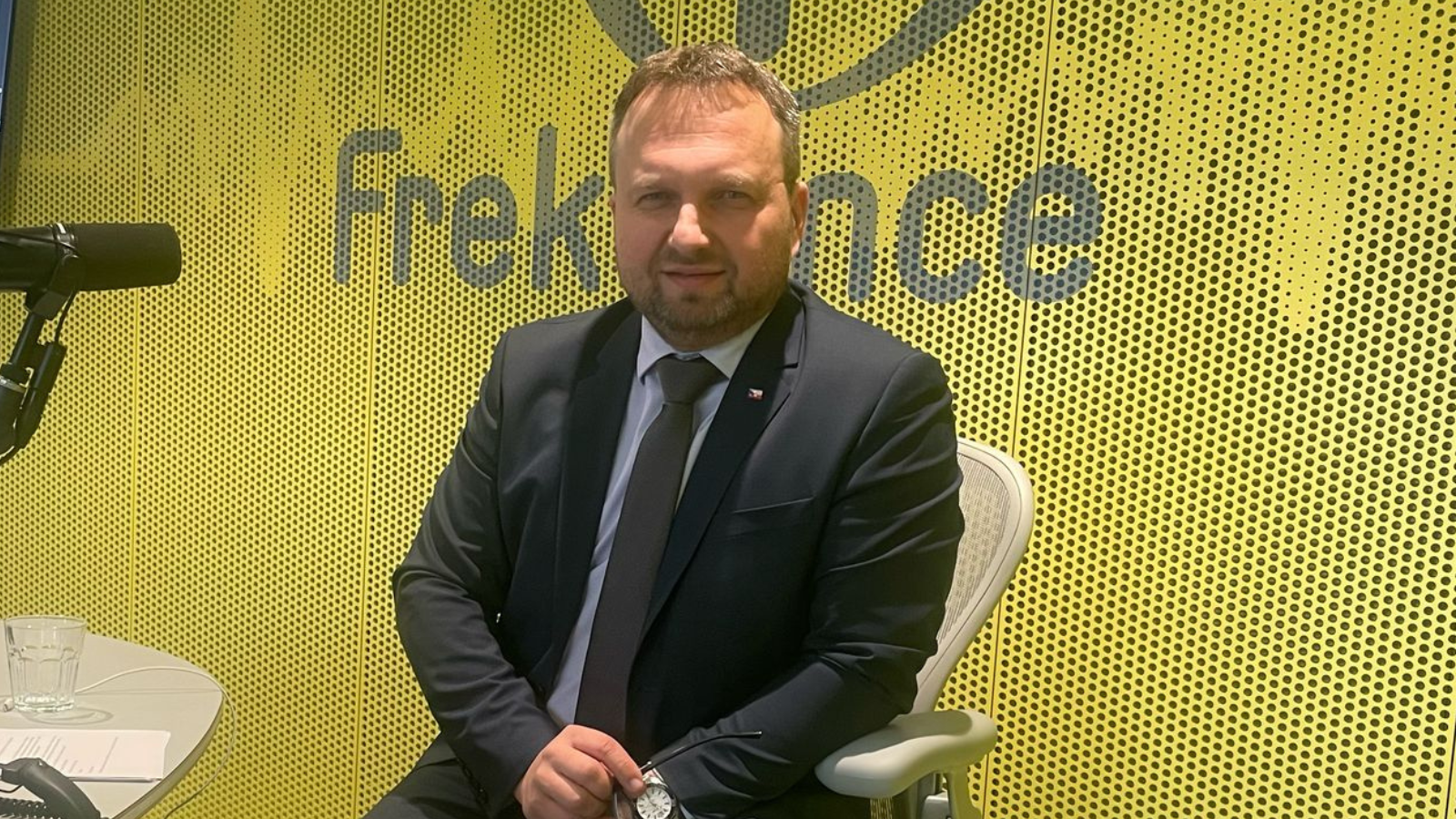 Marian Jurečka: Chtěl bych poprosit všechny, abychom v&nbsp;těchto týdnech chodili obloukem kolem farem