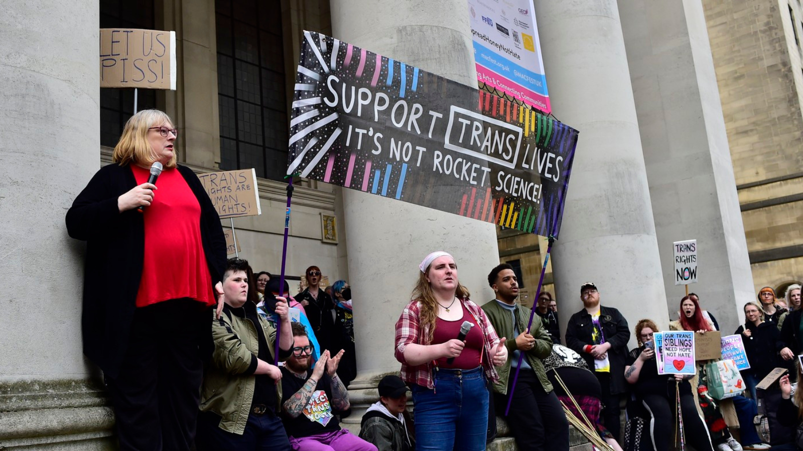 Přelomové rozhodnutí britského soudu: Transgender ženy nejsou právně považovány za ženy