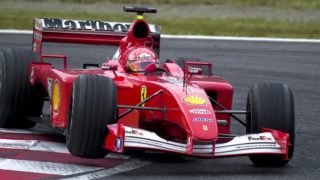 Ferrari legendárního Michaela Schumachera bylo vydraženo za téměř 400 milionů