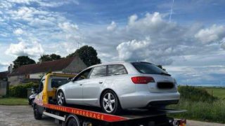 Po pouhé čtvrthodině přišel o&nbsp;nové auto kvůli nebezpečné rychlé jízdě