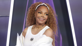 Janet Jackson se po&nbsp;sedmi letech vrátila na&nbsp;televizní obrazovky. Na&nbsp;AMA 2025 převzala cenu Icon Award