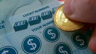 Šťastné výročí: Manželé z&nbsp;Michiganu vyhráli v&nbsp;loterii přes 44 milionů korun
