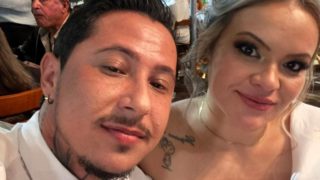 Láska na&nbsp;první pohřeb: Žena si vyhlédla manžela na&nbsp;smutečních obřadech cizích lidí