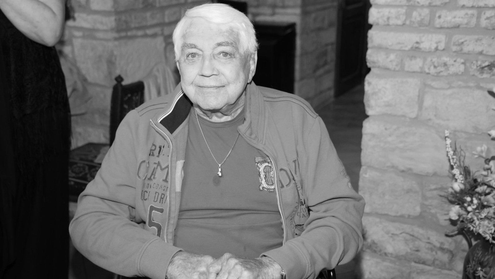 Zemřel Jiří Krampol. Legendárnímu baviči, herci a&nbsp;hlasu Belmonda bylo 87 let