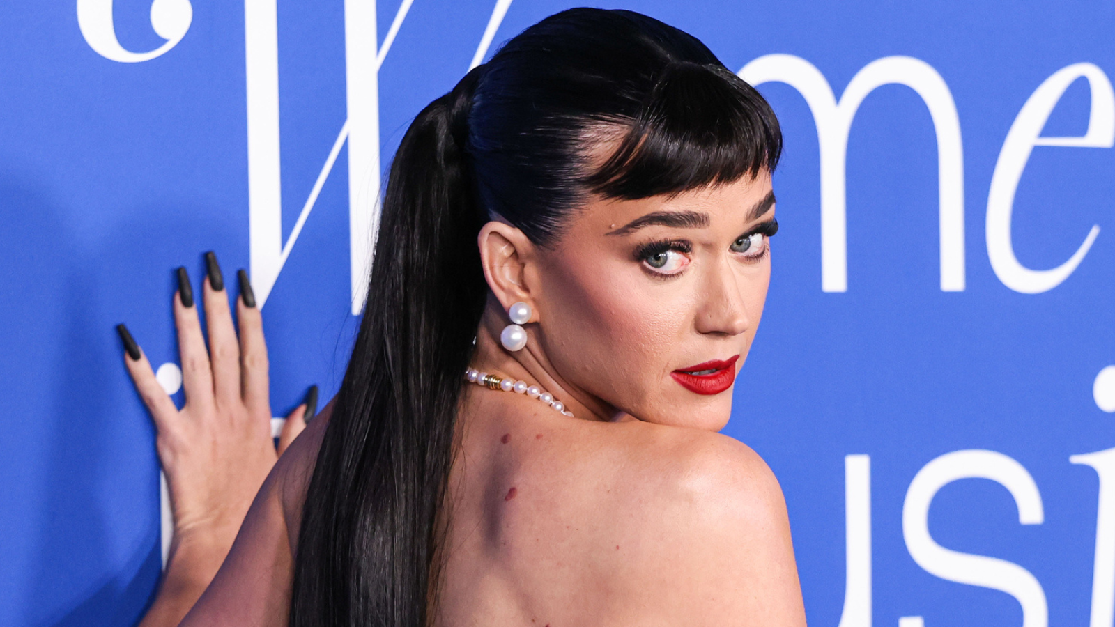 Katy Perry se po rozchodu s Orlandem Bloomem rozplakala na pódiu