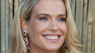 Neteř princezny Diany se zasnoubila při&nbsp;romantickém západu slunce v&nbsp;Santorini