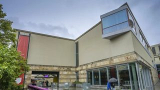 Stuttgartské muzeum povolí vstup jen nahým návštěvníkům