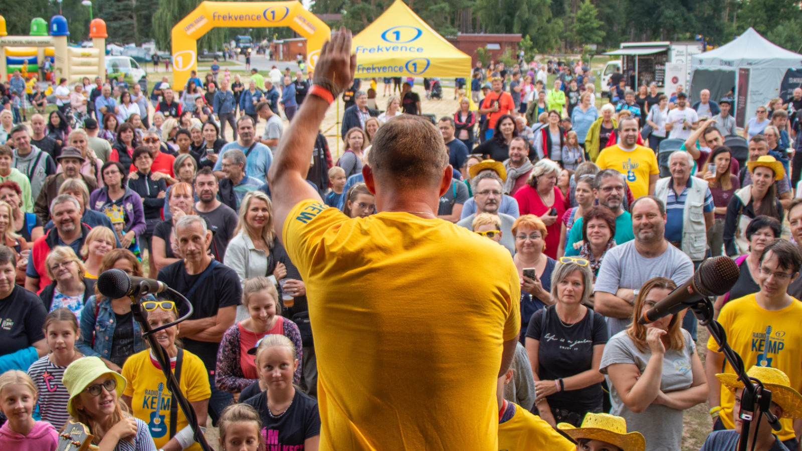 Radiokemp Frekvence 1 míří na&nbsp;Vranovskou pláž! Rozezní ji oblíbení No Name