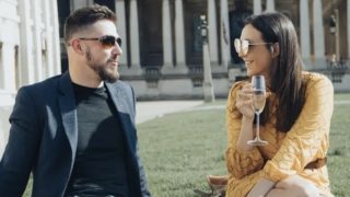 Britka řekla „ano“ až po&nbsp;43.&nbsp;žádosti o&nbsp;ruku. Trvalo to sedm let