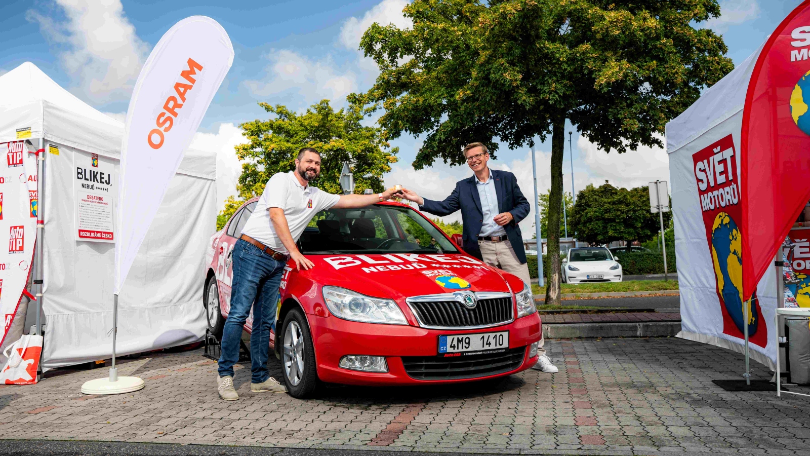 Až 40 % Čechů špatně používá blinkry. Svět motorů to chce změnit s iniciativou Rozblikáme Česko