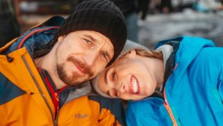 Ústřední písní nového českého filmu Na&nbsp;horách je singl Igora Orozoviče Za hory, za doly