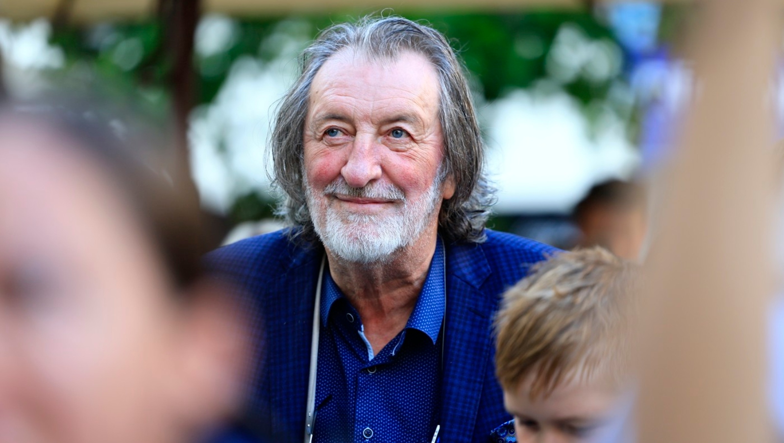 Kolaps přímo na&nbsp;jevišti! Bolka Polívku převezli z&nbsp;představení do nemocnice