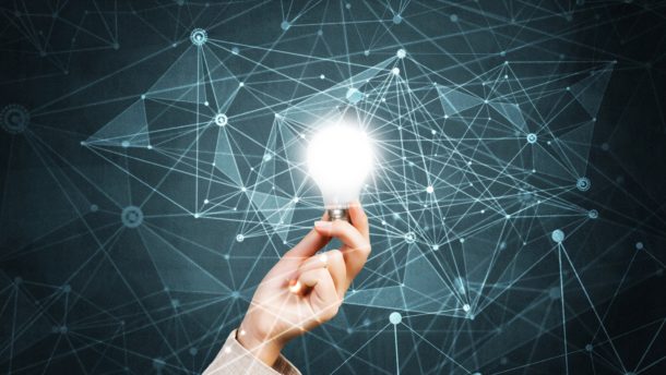 HOROSKOPY: Vodnáři, nepřehánějte to s&nbsp;fyzickou námahou. Čas lásky, dotyků a&nbsp;objímání je tu