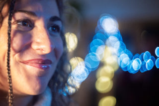 Zpěvačka Kaczi natočila klip k&nbsp;intimní písni Vánoce s&nbsp;mámou. Je o&nbsp;síle společných okamžiků