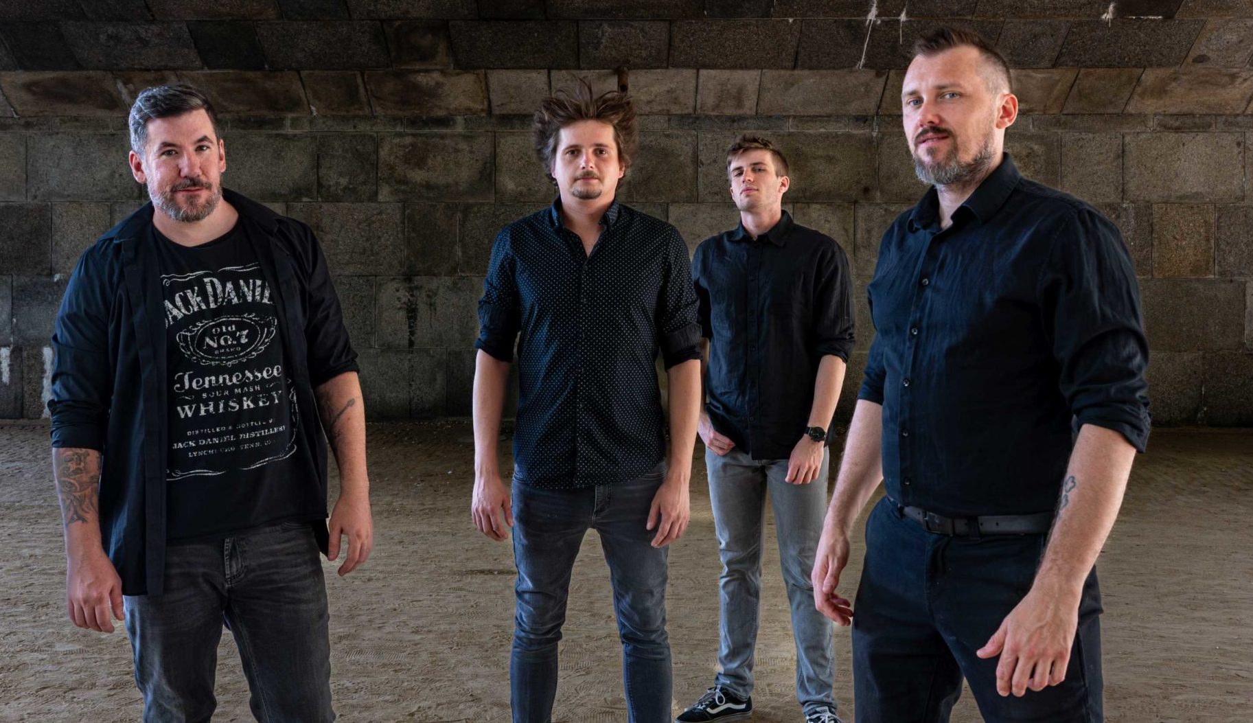 Skupina zakázanÝovoce vydala vánočně laděnou píseň Jack & Sally. Doprovází ji animovaný videoklip