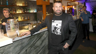 Státní zástupkyně propustila Karlose Vémolu z&nbsp;vazby na&nbsp;kauci 15 milionů, má zákaz vycestovat