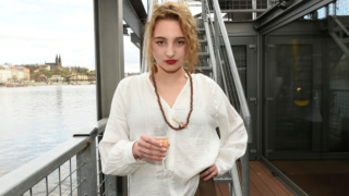 Dcera Ivany Jirešová má novou práci. Místo herectví tančí ve striptýzovém klubu