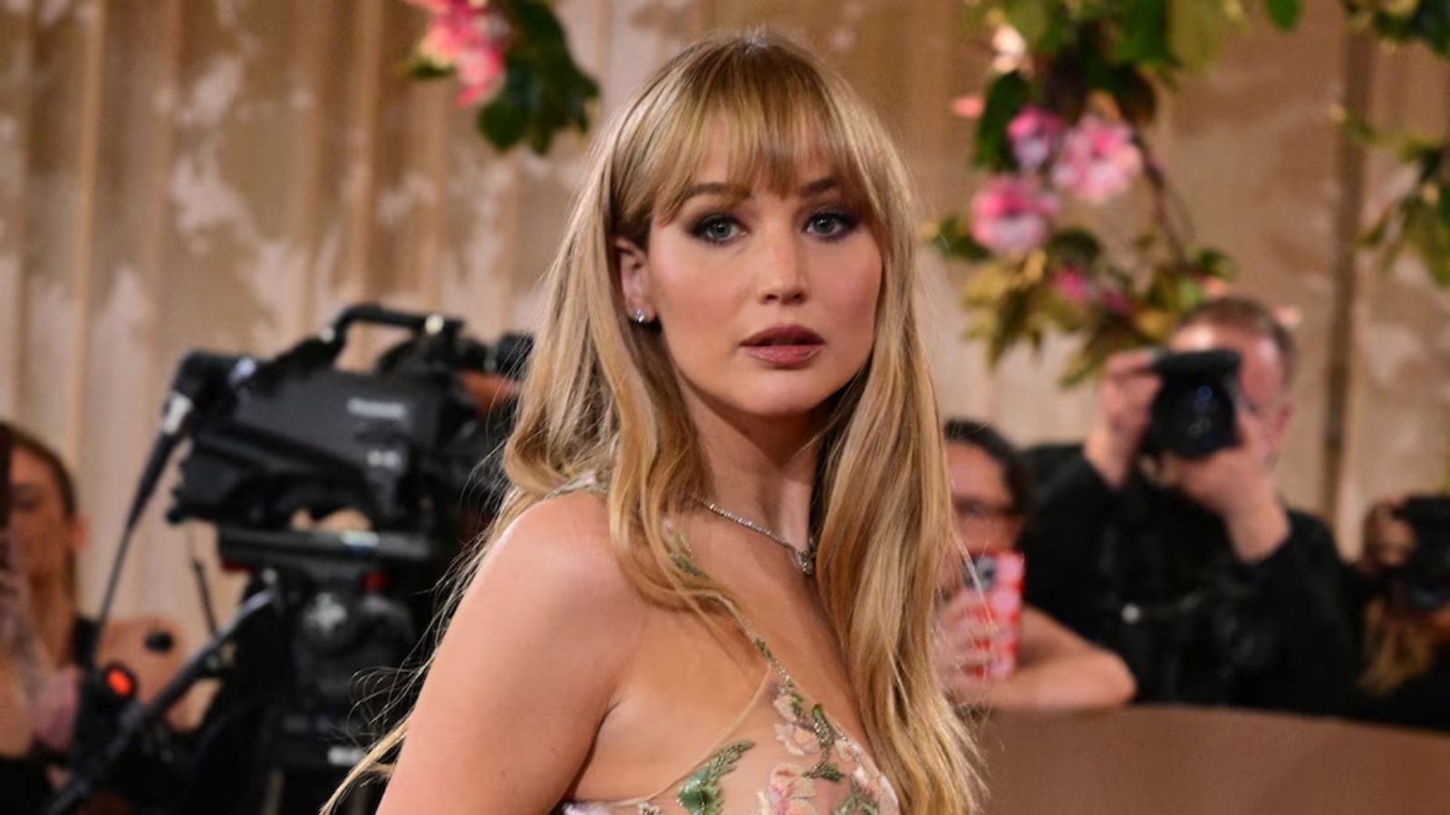 „Nebyla jsem dost hezká.“ Jennifer Lawrence tvrdí, že kvůli vzhledu přišla o&nbsp;roli, kterou nakonec získala Margot Robbie