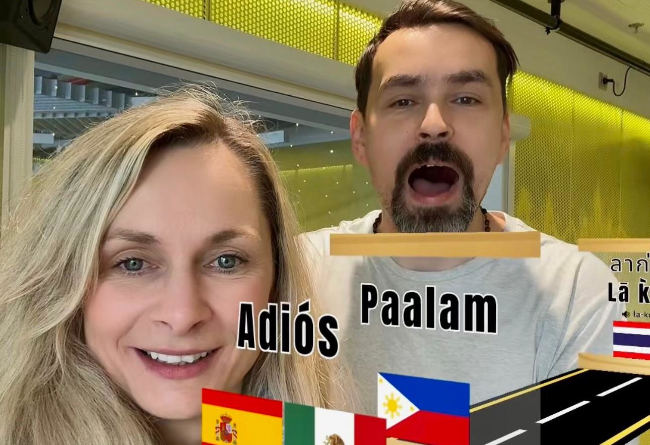 Dokáží se Jana Knížková a Vojta Efler rozloučit v cizích jazycích?