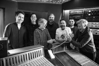 Tata Bojs jsou na&nbsp;novém albu V&nbsp;původním snění a&nbsp;řeší aktuální témata