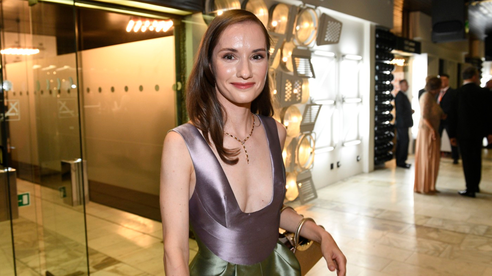 Eliška Křenková bude maminkou! Herečka ukázala těhotenské bříško