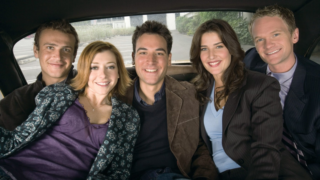 Ted Mosby z&nbsp;Jak jsem poznal vaši matku konečně našel svoji životní roli! V&nbsp;51 letech se stal otcem